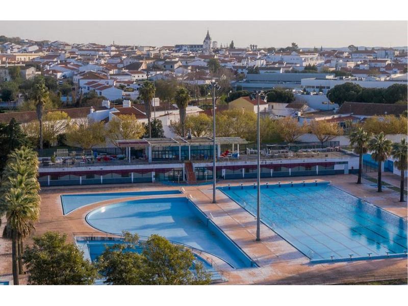Отель Aqui Jardim Регенгуш-ди-Монсараш Экстерьер фото