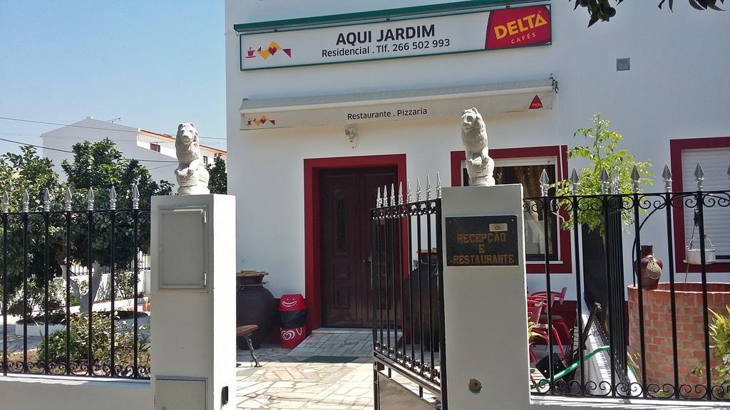 Отель Aqui Jardim Регенгуш-ди-Монсараш Экстерьер фото